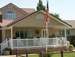 Bryce Canyon Livery Bed & Breakfast | Utah - Tropic