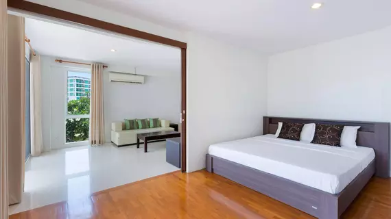 Baan Poolom Beachfront Condominium | Prachuap Khiri Khan (ili) - Hua Hin (ve civarı) - Hua Hin - Khao Takiab