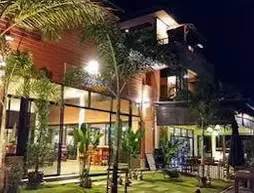 Front Beach Hotel | Prachuap Khiri Khan (ili) - Hua Hin (ve civarı) - Pranburi - Pak Nam Pran