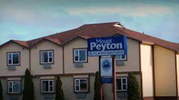 Mount Peyton Hotel | Newfoundland and Labrador - Newfoundland - Grand Falls - Windsor