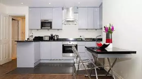 Comeragh Road Apartment | Londra (ve civarı) - Batı Londra