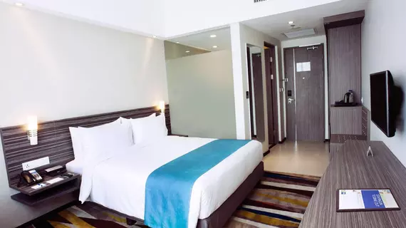 Holiday Inn Express Surabaya CenterPlaza | Doğu Cava - Surabaya