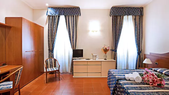 Hotel Augustea | Lazio - Roma (ve civarı) - Roma Kent Merkezi - Rione XVIII Castro Pretorio