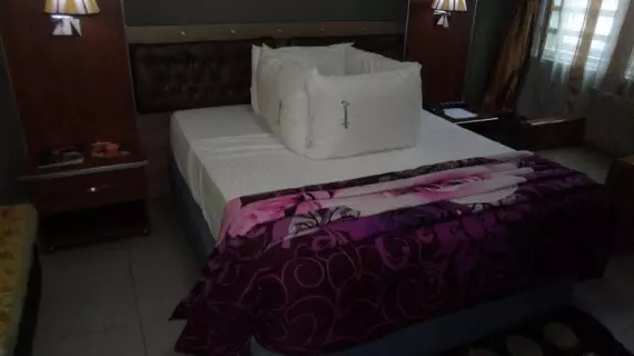 Crownedge Hotels | Lagos (ve civarı) - Lagos - Onigbongbo - Ikeja