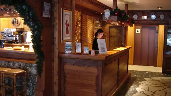 Hotel Les Ducs de Savoie | Auvergne-Rhone-Alpes - Savoie (bölge) - Courchevel