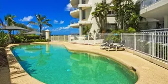 Oceanside Resort - Absolute Beachfront Apartments