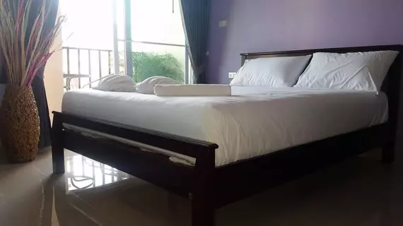 Patamnak Beach Guesthouse | Chonburi (vilayet) - Pattaya (ve civarı) - Pattaya - Pratumnak Tepesi