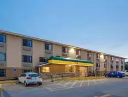 Super 8 Iowa City Coralville | Iowa - Cedar Rapids - Iowa City (ve civarı) - Coralville