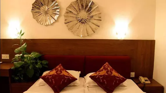 Hotel Samraj | Maharaştra - Raigad - Bombay (ve civarı) - Bombay - Malad - Batı Banliyöleri