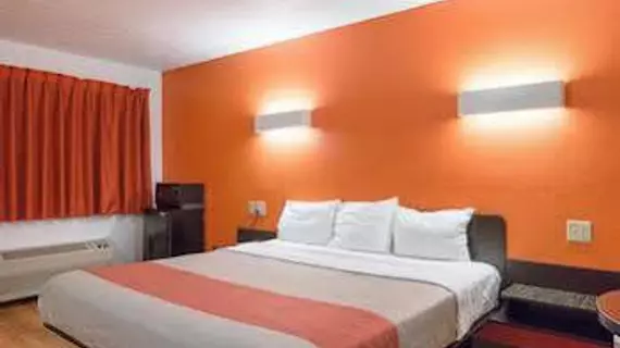 Motel 6 San Antonio - Fiesta Trails | Teksas - San Antonio (ve civarı) - San Antonio