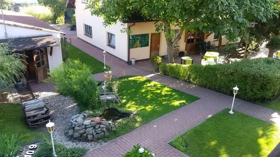 Pension Zum Holzpantoffelmacher | Brandenburg Bölgesi - Burg (Spreewald)