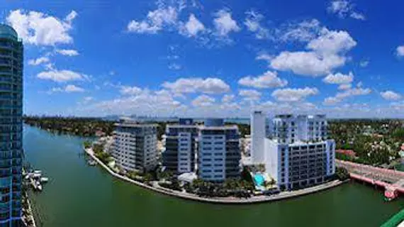 Casablanca on the Ocean West tower | Florida - Miami Beach - Mid Plajı