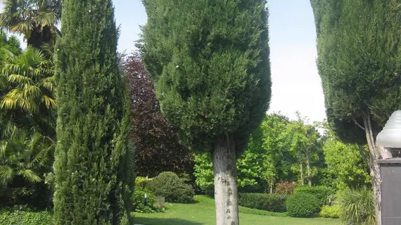 B&B Villa Adriano | Lombardy - Brescia (il) - Desenzano del Garda