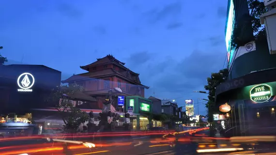 Bemo Corner Guest House | Bali - Kuta - Raya Kuta