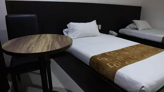 Check Inn Pension Arcade | Negros Oriental - Dumaguete (ve civarı) - Dumaguete