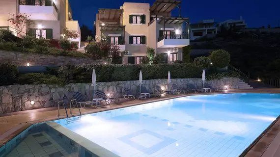 Erivolos Apartments | Girit Adası - Kandiye (bölge) - Malevizi - Agia Pelagia