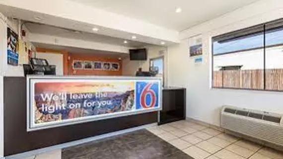 Motel 6 Dallas - Irving | Teksas - Dallas (ve civarı) - Irving