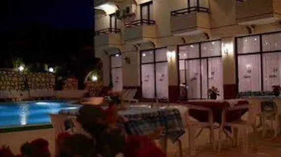 Kanarya Hotel | İzmir - Çeşme