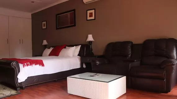 Flamboyant Guest Lodge | Gauteng - City of Tshwane - Johannesburg (ve civarı) - Sandton