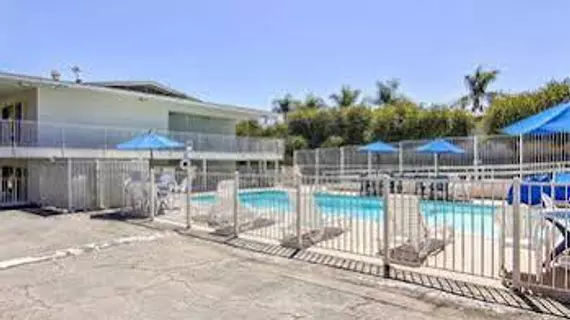 Motel 6 Santa Barbara-State | Kaliforniya - Santa Barbara (ve civarı) - Santa Barbara