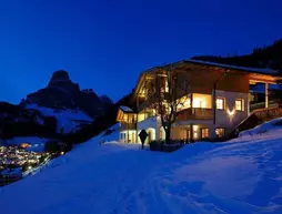 Chalet La Flu Apartments | Trentino-Alto Adige - Güney Tirol (il) - Corvara in Badia