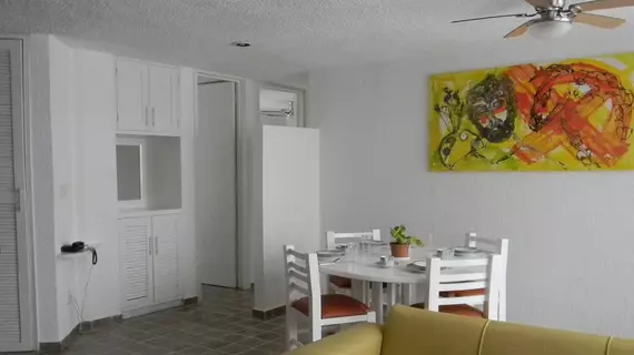 Las Gaviotas Hotel & Suites | Quintana Roo - Benito Juárez - Cancun (ve civarı) - Oteller Bölgesi - Avenida Kukulkan