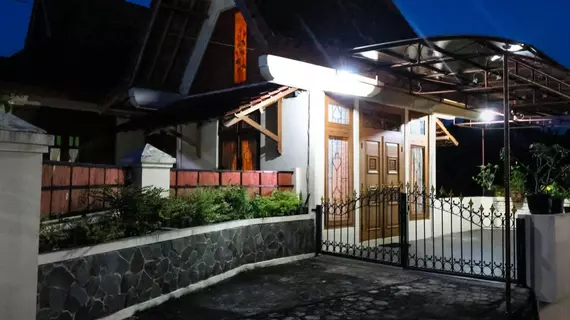 NIDA Rooms Merpati Smabi Sari Temple | Yogyakarta Özel Bölgesi - Yogyakarta (ve civarı) - Depok - Maguwo