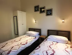 Hampton Court Guesthouse | İskoçya - Greater Glasgow - Dunbartonshire - Glasgow - Glasgow Şehir Merkezi