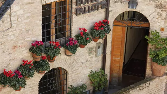 Hotel Trattoria Pallotta | Umbria - Perugia (vilayet) - Assisi