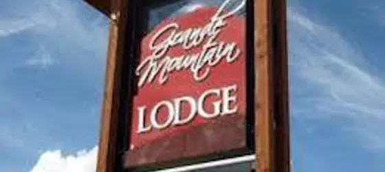 Grand Mountain Lodge | Alberta - Grande Cache