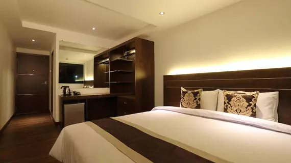 Clover Suites Royal Lake Yangon | Yangon - Bahan