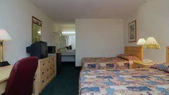 Econo Lodge Inn & Suites Fort Rucker | Alabama - Enterprise (ve civarı) - Daleville