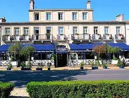 Logis Hotel De France Et D'angleterre | Nouvelle-Aquitaine - Gironde (bölge) - Pauillac