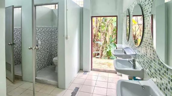 Hugs Guesthouse and Hostel | Krabi İli - Ko Lanta