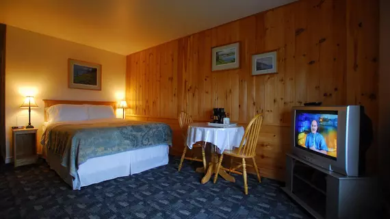 Castle Rock Country Inn | Nova Scotia - Ingonish Beach