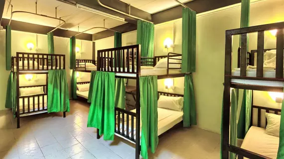 Hugs Guesthouse and Hostel | Krabi İli - Ko Lanta