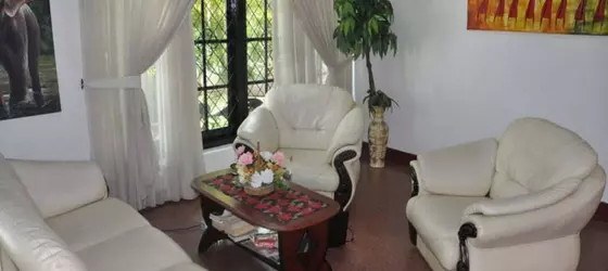 Vista Omni Holiday Bunglow | Colombo Bölgesi - Lavinia Dağı