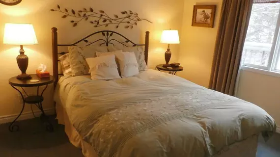 A Wymbolwood Beach House Bed & Breakfast | Ontario - Barrie - Orillia (ve civarı) - Tiny - Wymbolwood Beach