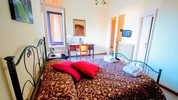 Barone Bed and Breakfast | Campania - Salerno (il) - Salerno (ve civarı) - Salerno - Salerno Tarihi Şehir Merkezi