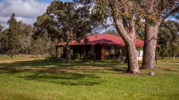 Dunsborough Rail Carriages & Farm Cottages | Batı Avustralya - Quindalup