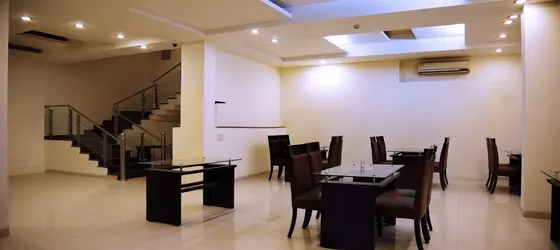 FabHotel Phase 3 DLF Club | Haryana - Gurugram (ve civarı) - Gurugram - DLF Phase I - DLF City