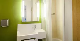 B&B Hotel CHARTRES | Centre - Loire Vadisi - Eure-et-Loir (bölge) - Le Coudray