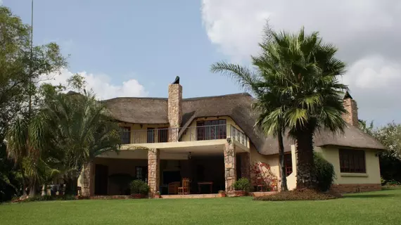 Thatch and Thorn Guest House | Gauteng - City of Tshwane - Johannesburg (ve civarı) - Midrand