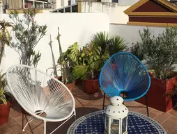 Un Patio en Santa Cruz | Andalucia - Seville İli - Sevilla - San Bartolomé