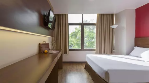 Ruamchitt Plaza Hotel | Bangkok - Bangkok Merkezi İş Bölgesi