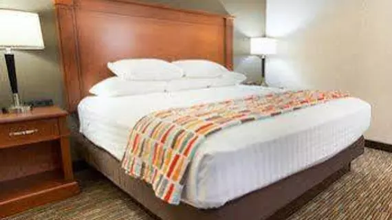 Drury Inn & Suites Creve Coeur | Missouri - St. Louis (ve civarı) - St. Louis