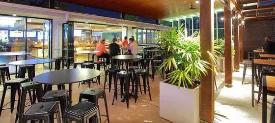 Browns Plains Hotel | Queensland - Brisbane (ve civarı) - Browns Plains