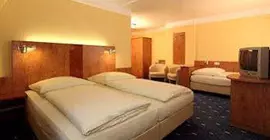 Hotel Astro | Baden-Wuerttemberg - Rems-Murr-Kreis - Stuttgart (ve civarı) - Stuttgart