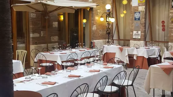 Albergo Ristorante La Rosetta | Umbria - Perugia (vilayet) - Perugia - Eski Kent