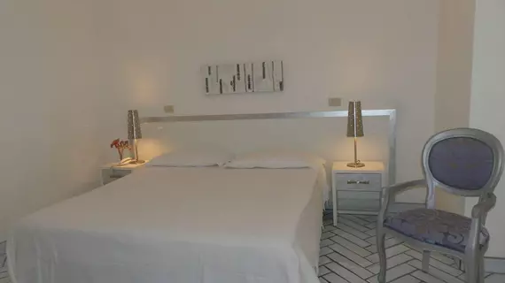 Hotel Holiday | Campania - Salerno (il) - Praiano